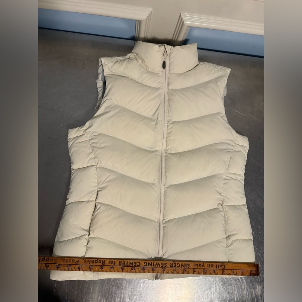 Windriver puffy vest - Picture 6 of 12